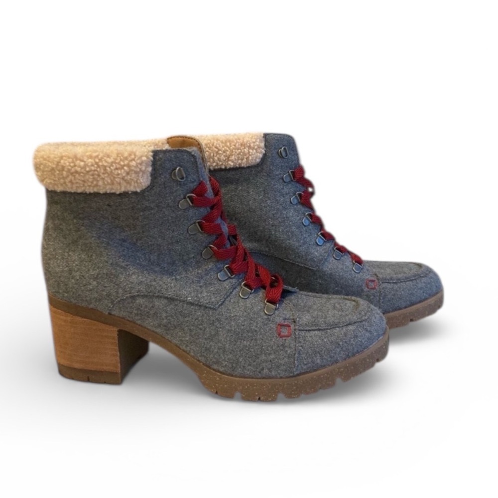 Korks Womens Boots Gray Fabric Faux Fur Trim Lace Up Heel Ankle Booties Size 11M
